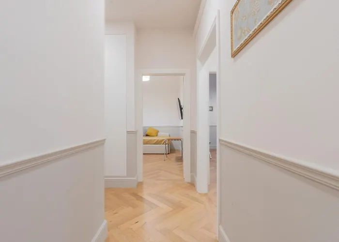 Duomo Window By Brunelleschi Hospitality