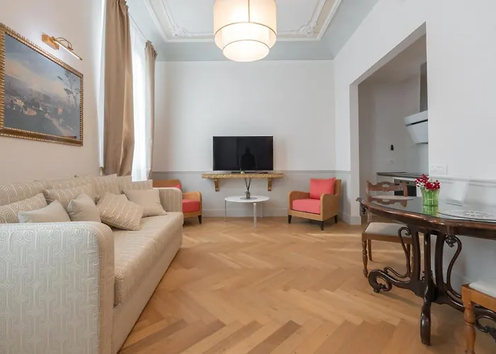 Duomo Window By Brunelleschi Hospitality