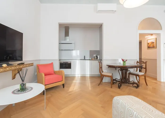 Duomo Window By Brunelleschi Hospitality *